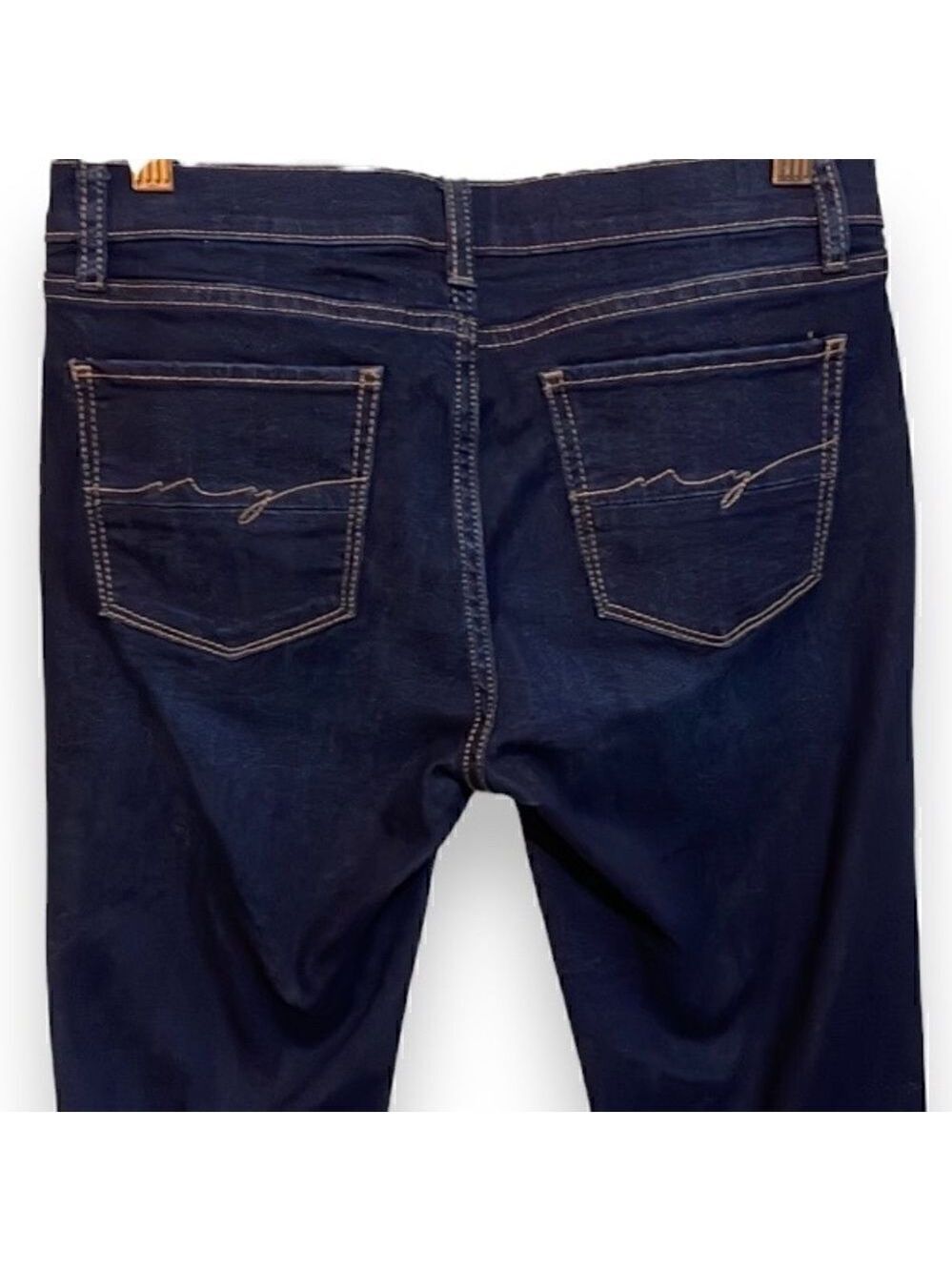 Soho Ankle Jeans. Women’s Size 4. Dark Wash. Cropped Ankle. - Picture 3 of 6